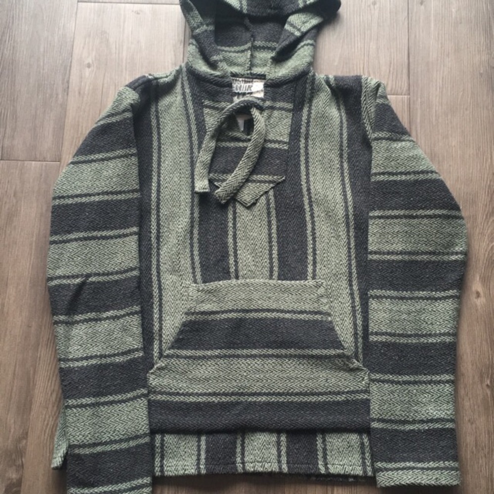 Green and grey women’s poncho